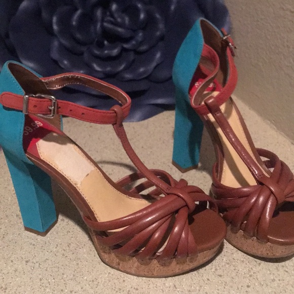 Heels - Picture 2 of 4